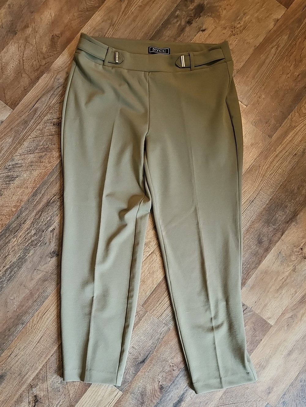👖NY&C Olive Green Pull-On Ankle Pants